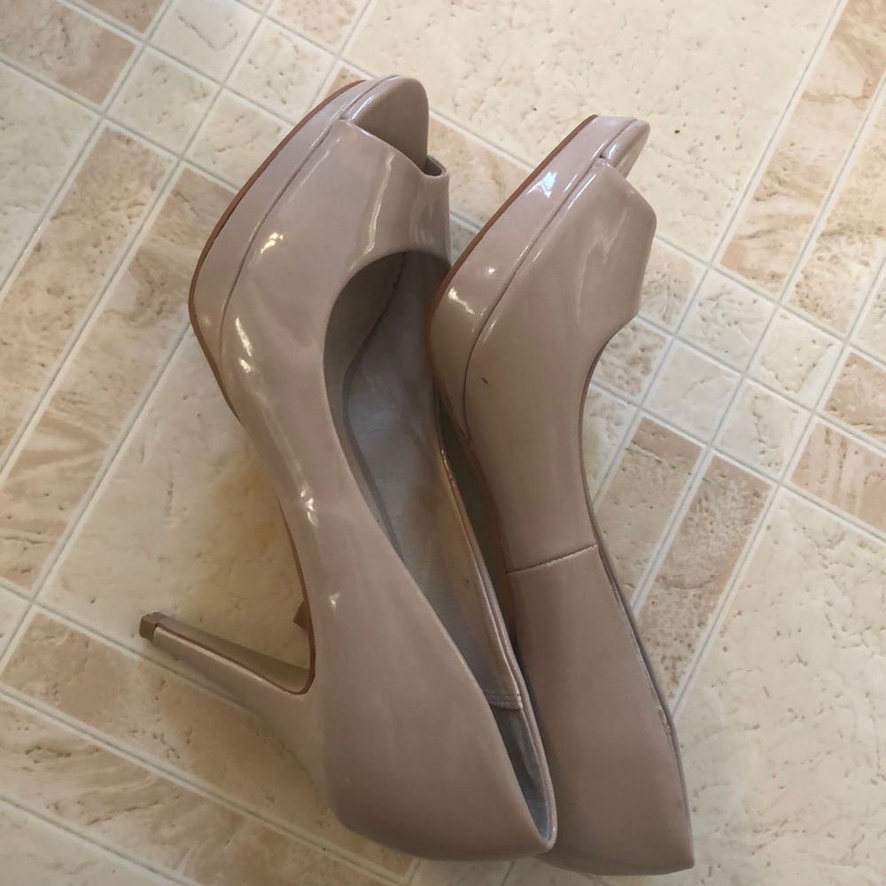 Shoes - Picture 2 of 8